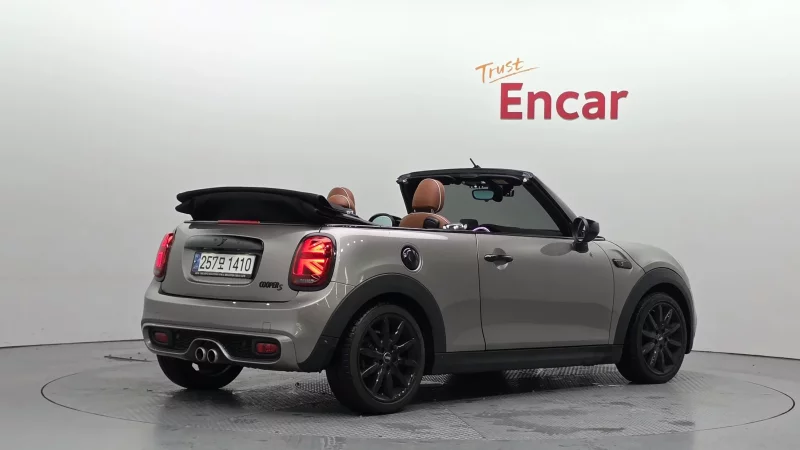 MINI Cooper Convertible