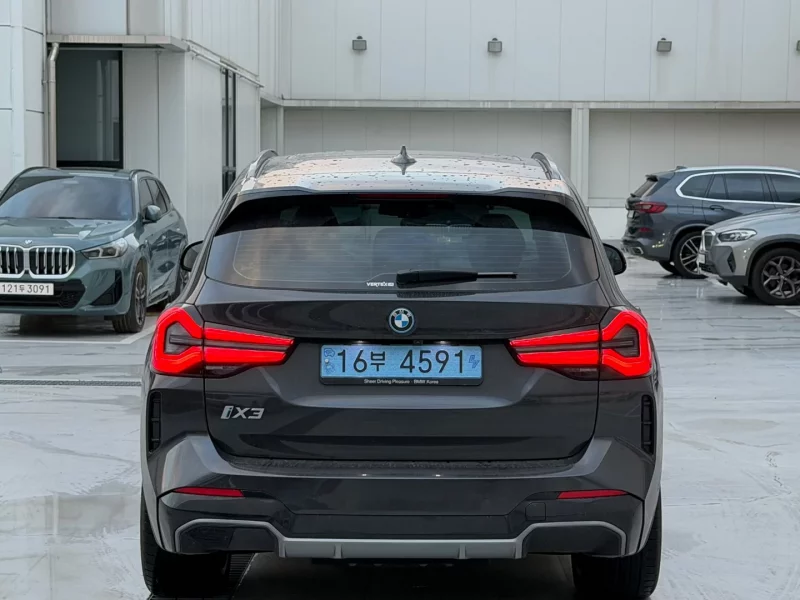 BMW iX3