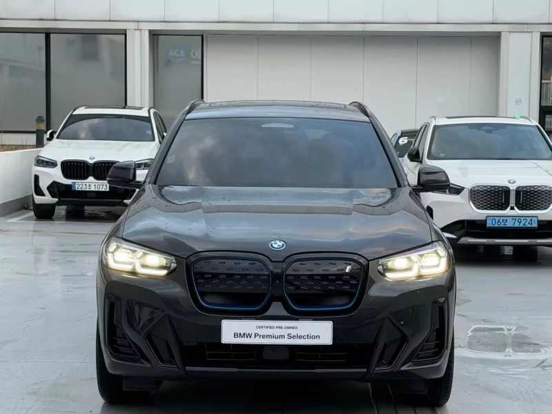 BMW iX3