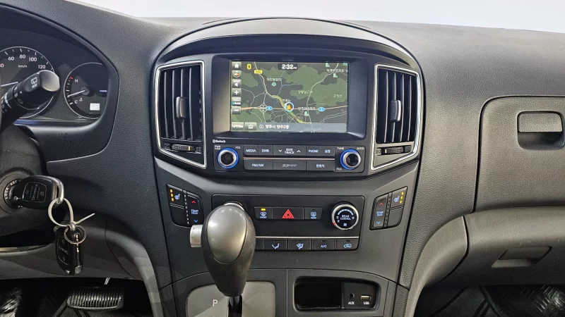 Hyundai Starex