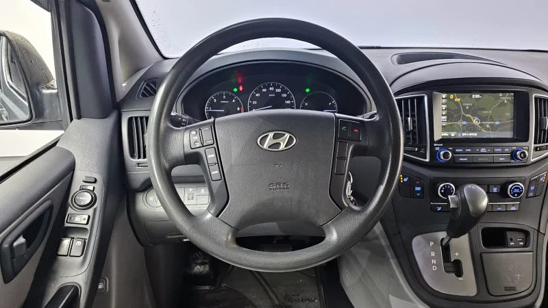 Hyundai Starex