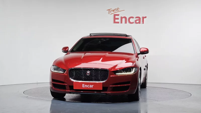 Jaguar XE