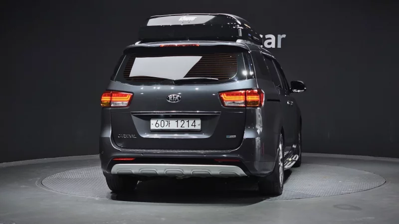 Kia Carnival