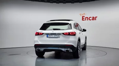 Mercedes-Benz GLA-Class