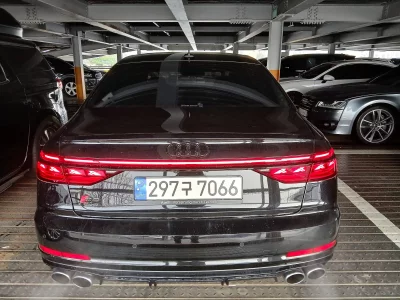 Audi S8