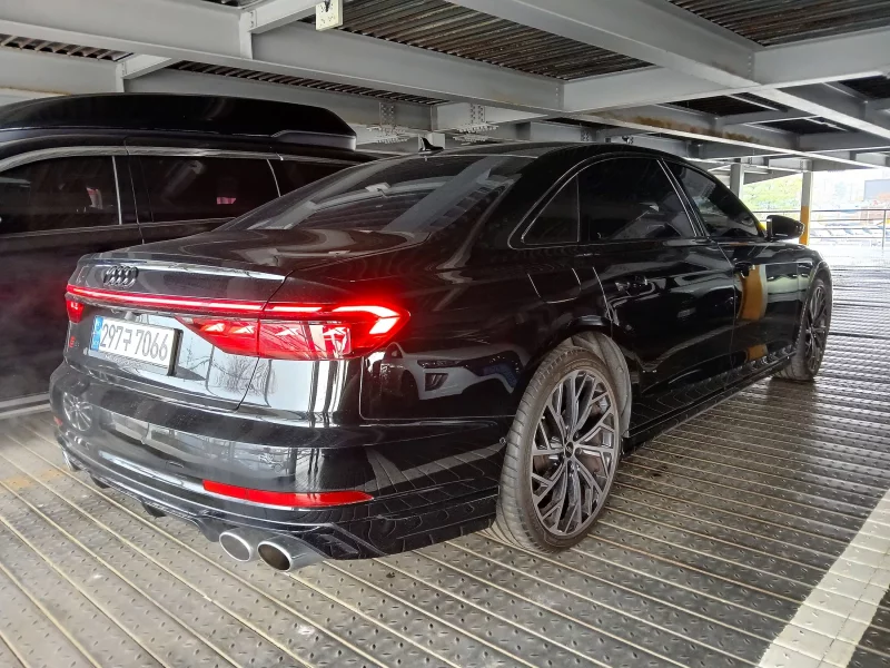 Audi S8