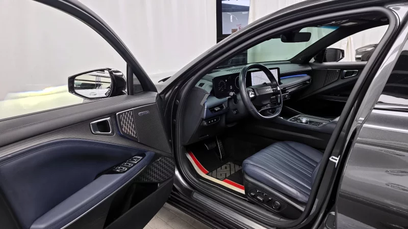 Kia K8