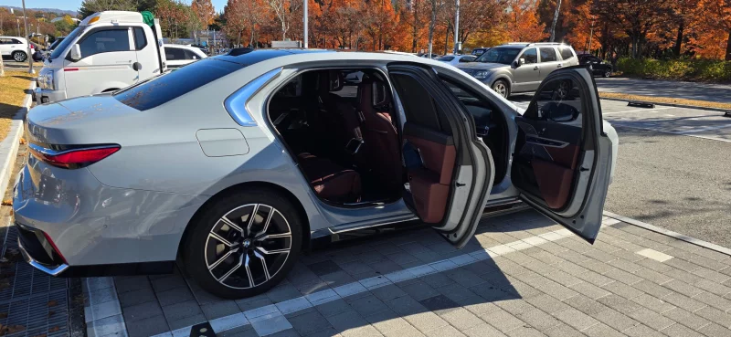 BMW i7