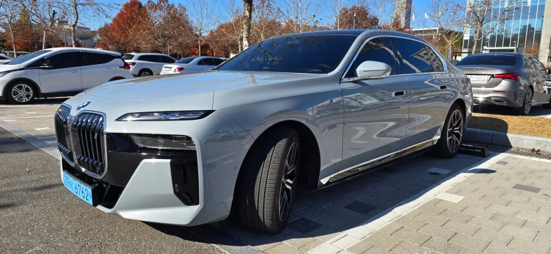 BMW i7