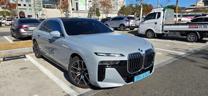 BMW i7