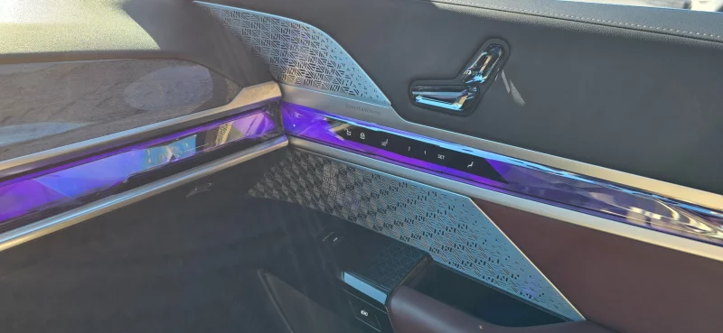 BMW i7