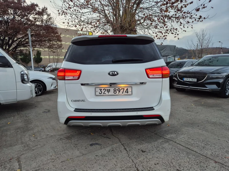 Kia Carnival