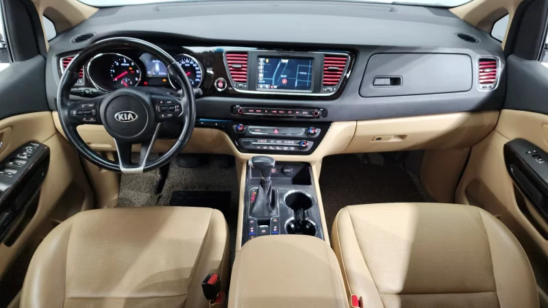 Kia Carnival