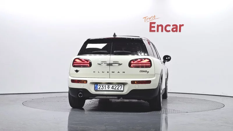 MINI Clubman