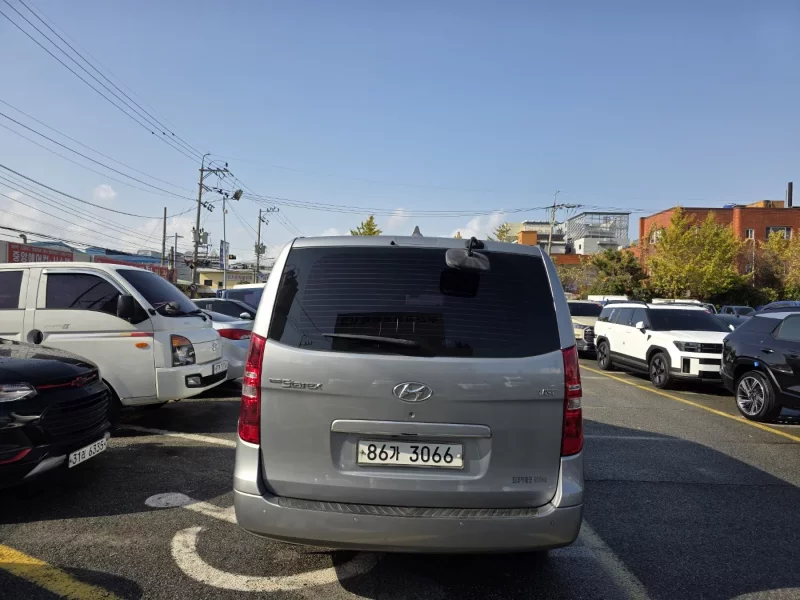 Hyundai Starex