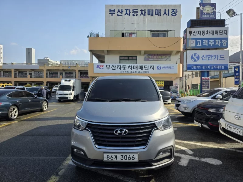 Hyundai Starex