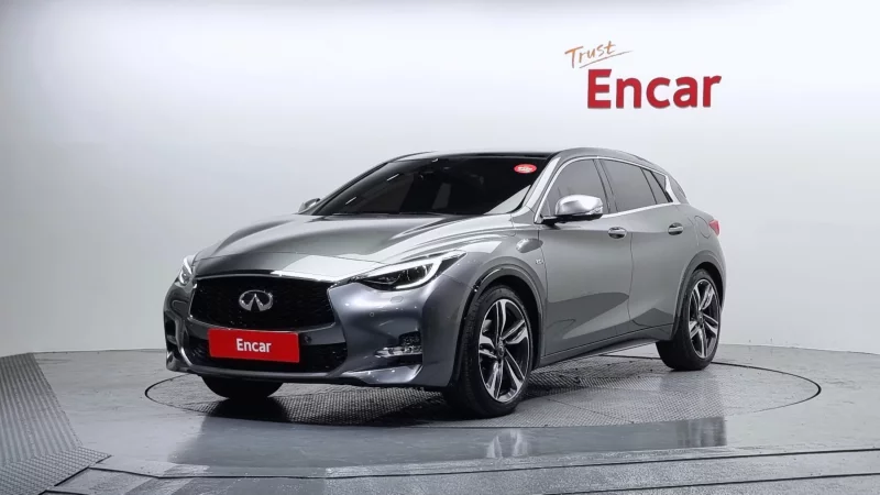 Infiniti Q30