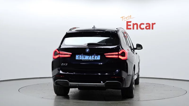BMW iX3