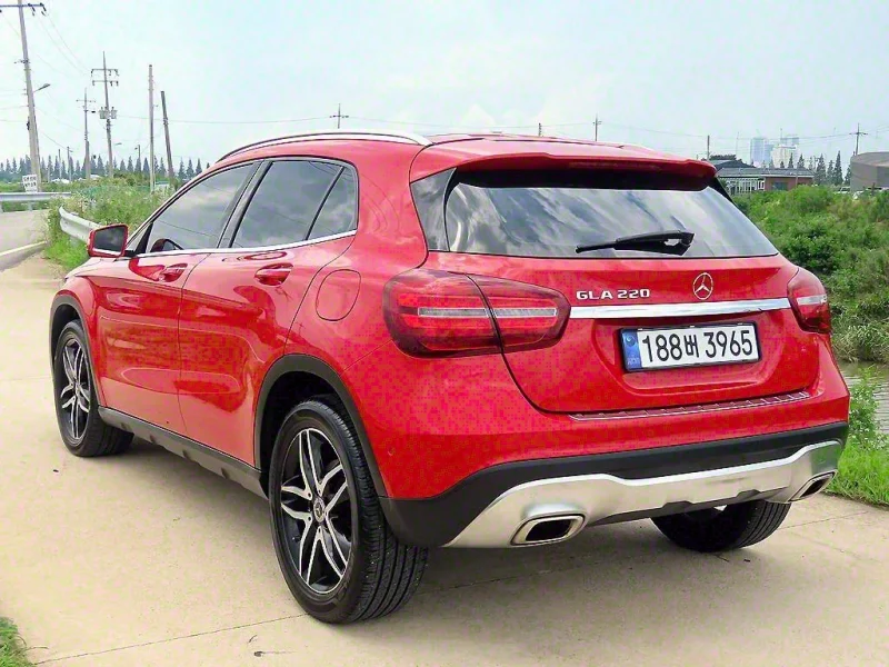 Mercedes-Benz GLA-Class