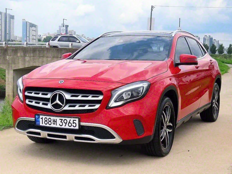 Mercedes-Benz GLA-Class