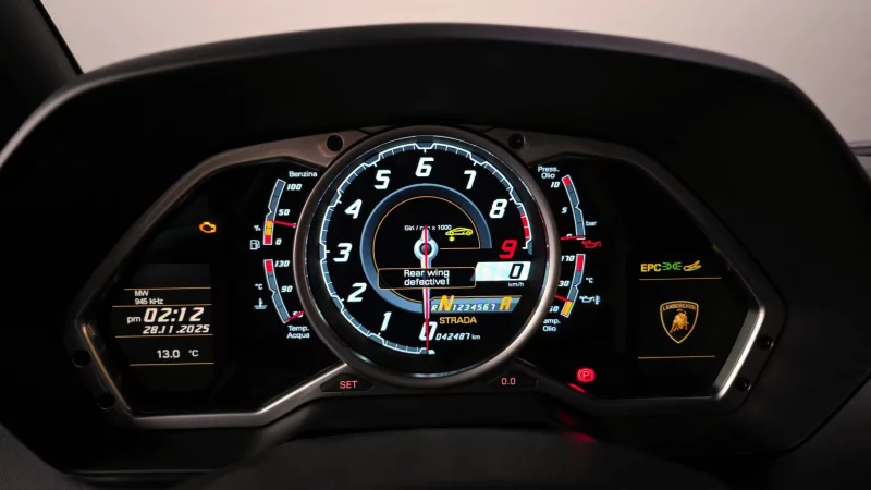 Lamborghini AVENTADOR