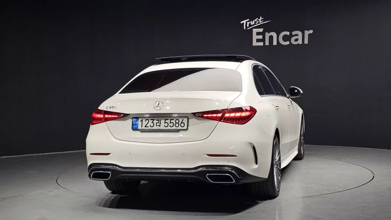 Mercedes-Benz C-Class