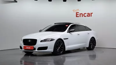 Jaguar XJ