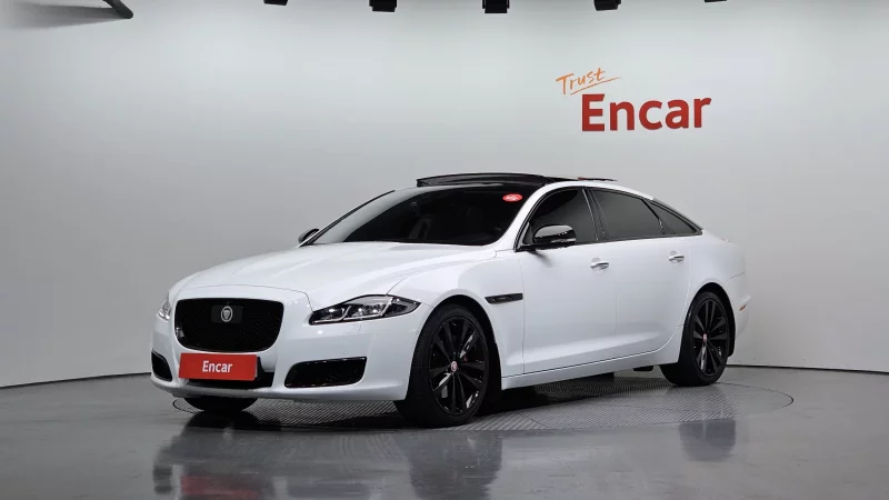 Jaguar XJ
