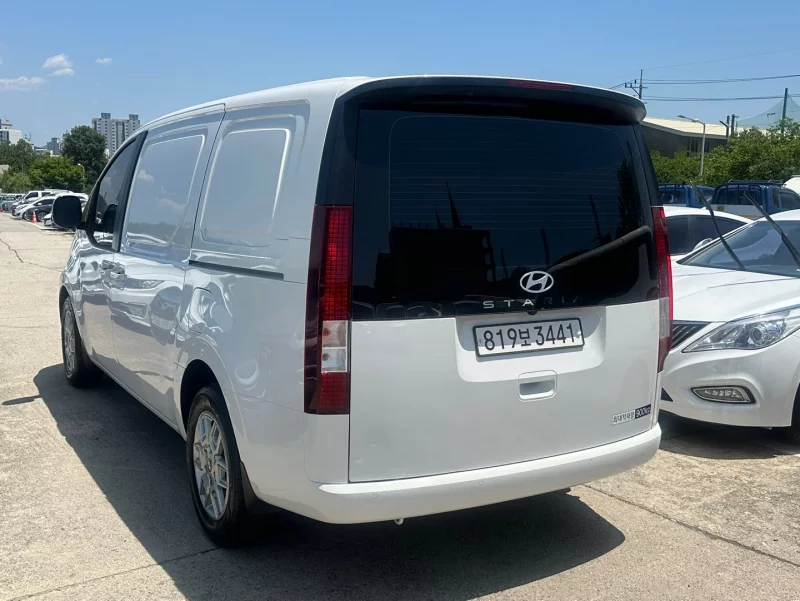Hyundai Staria