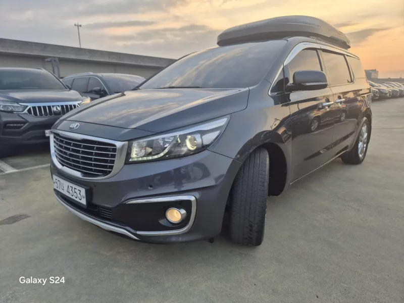 Kia Carnival