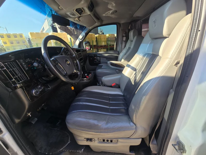 Chevrolet Express Van