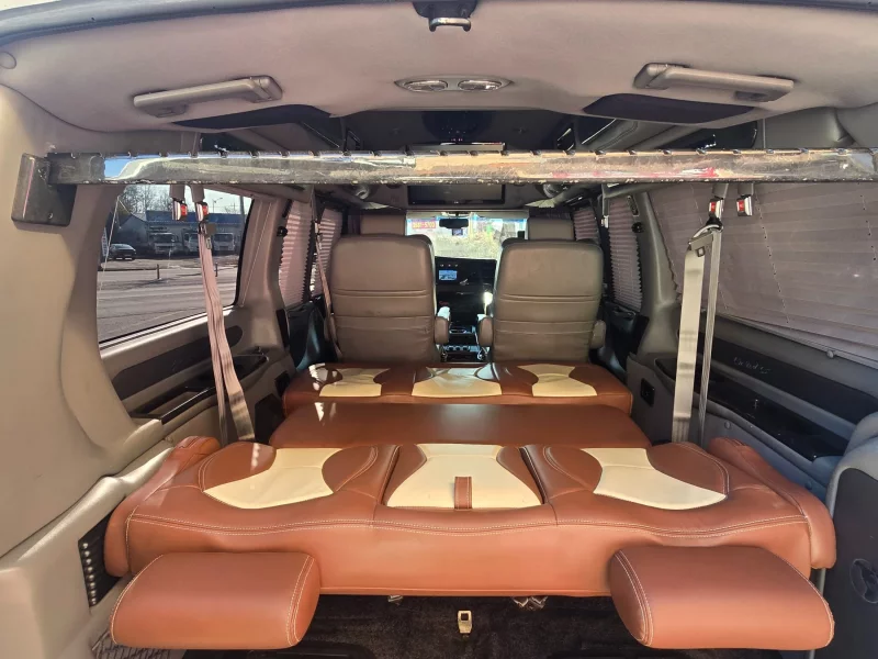 Chevrolet Express Van