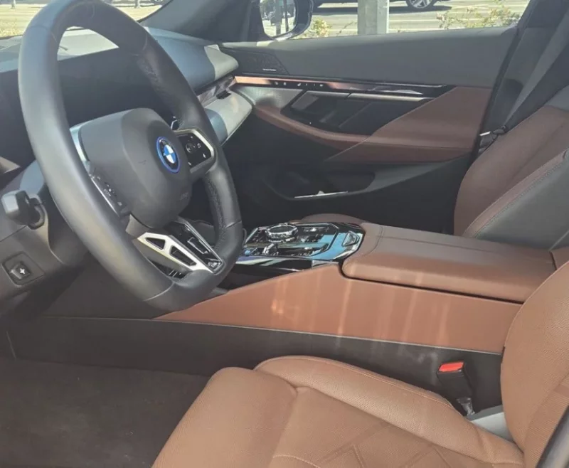 BMW i5