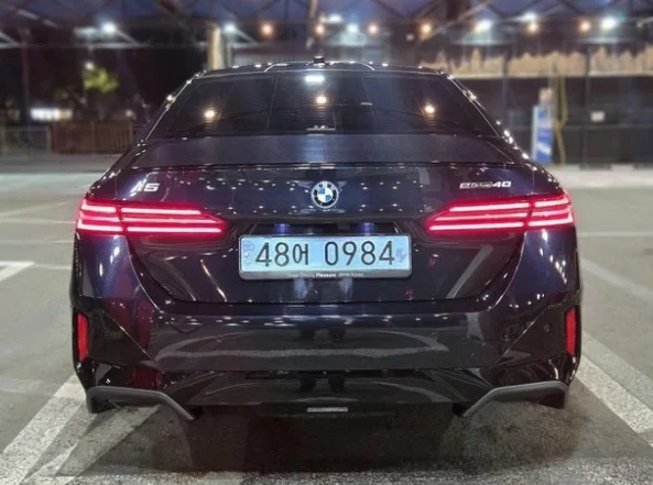 BMW i5