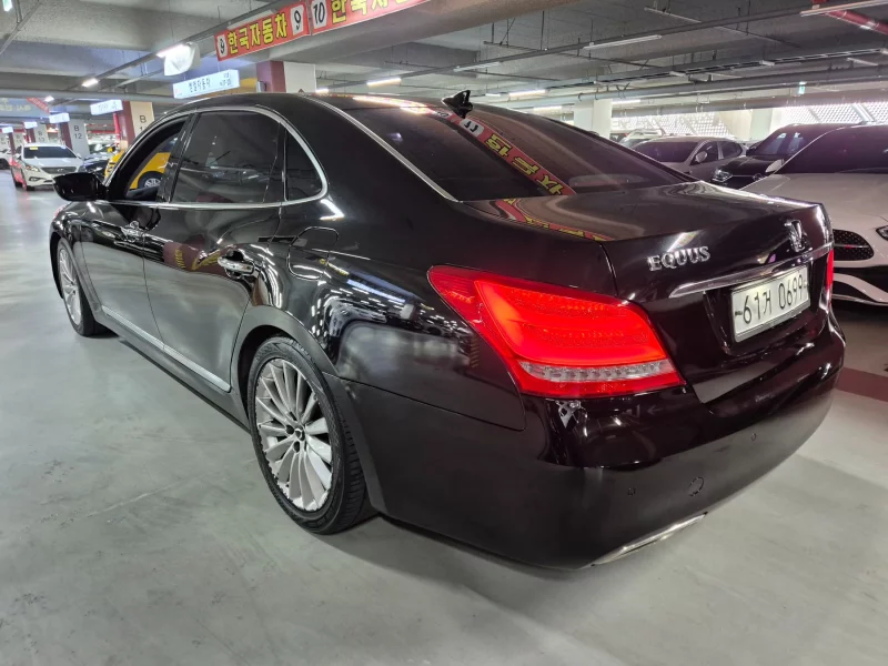Hyundai Equus