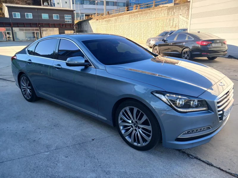 Hyundai Genesis