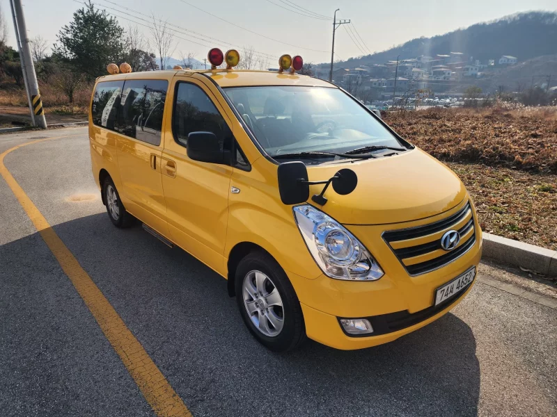 Hyundai Starex