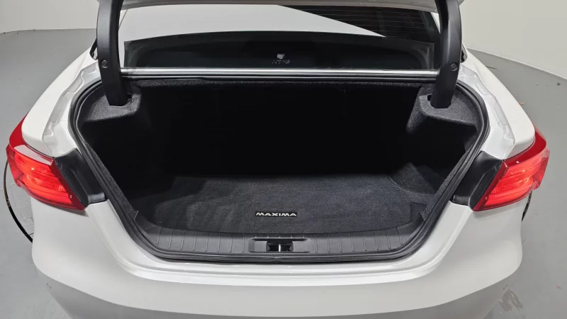 Nissan MAXIMA