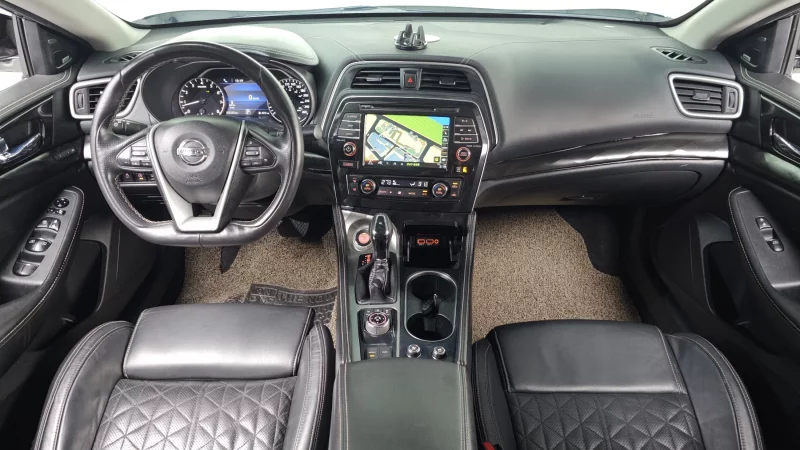 Nissan MAXIMA