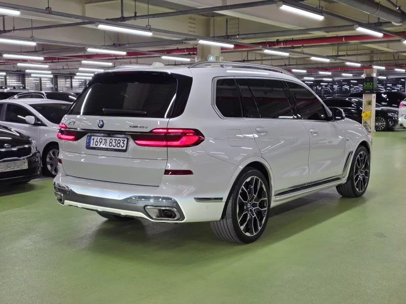BMW X7