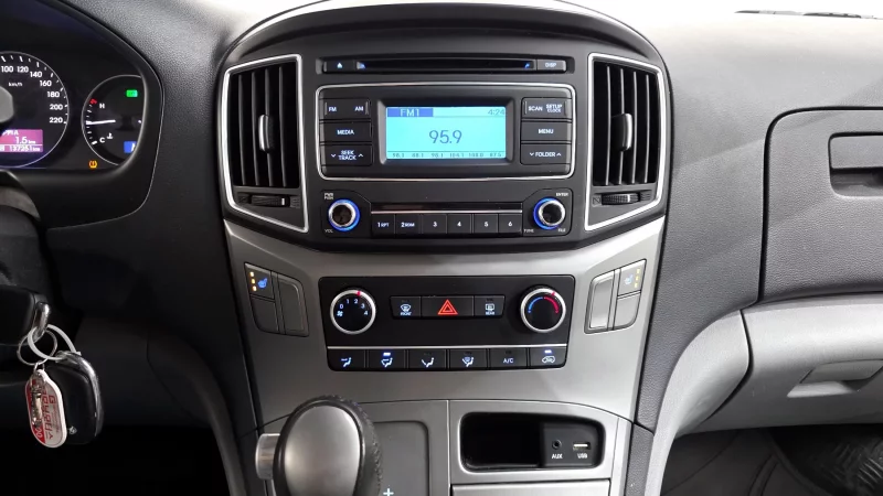 Hyundai Grand Starex