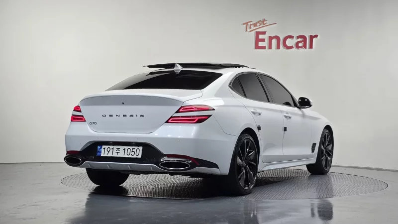 Genesis G70