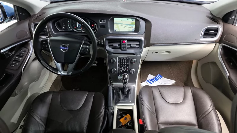 Volvo V40