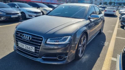 Audi S8