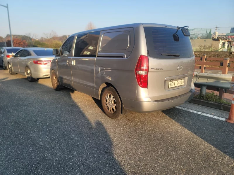 Hyundai Starex