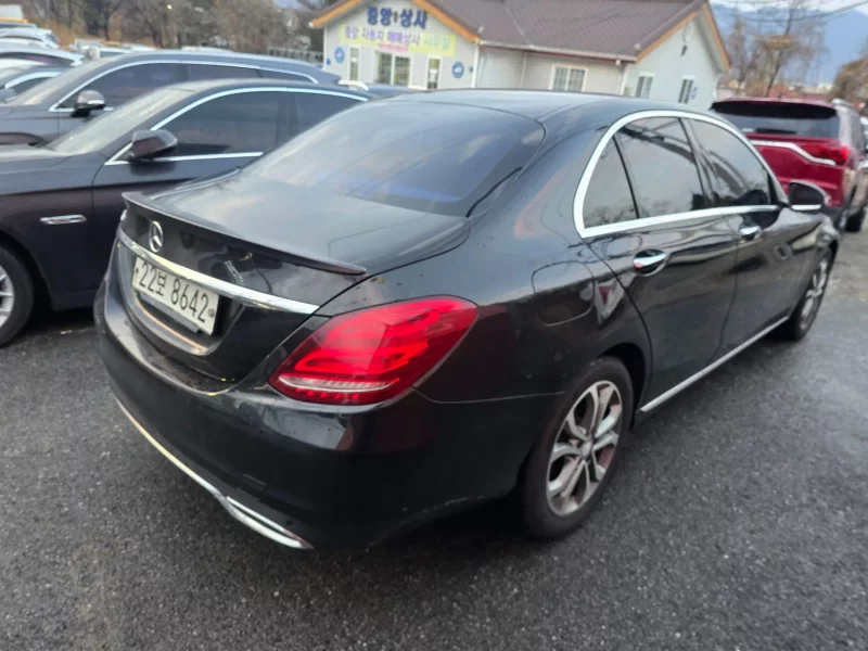 Mercedes-Benz C-Class