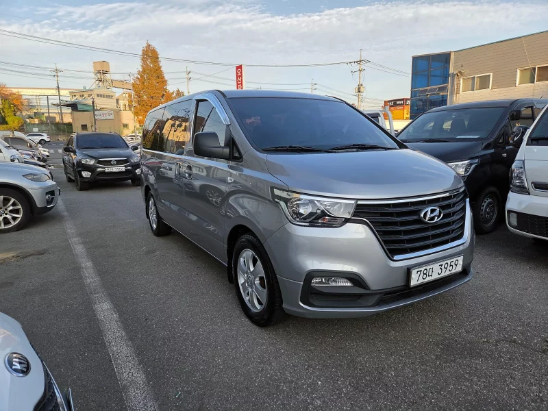 Hyundai Starex