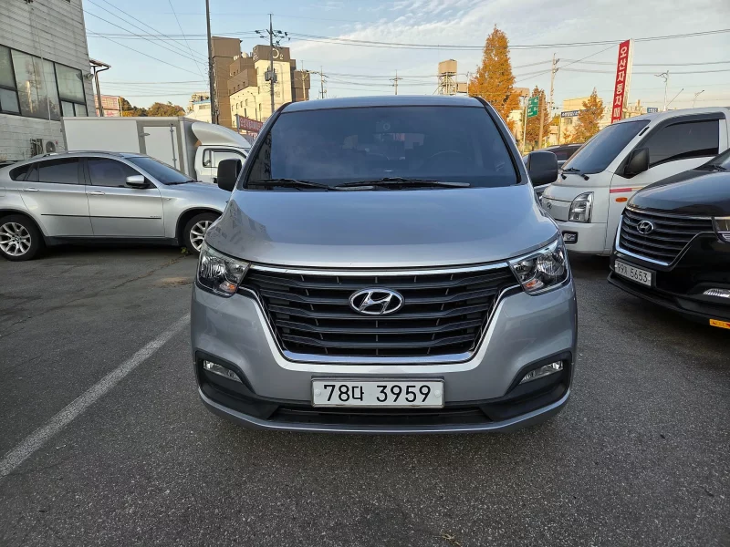 Hyundai Starex