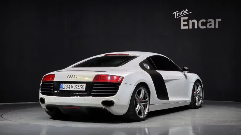 Audi R8
