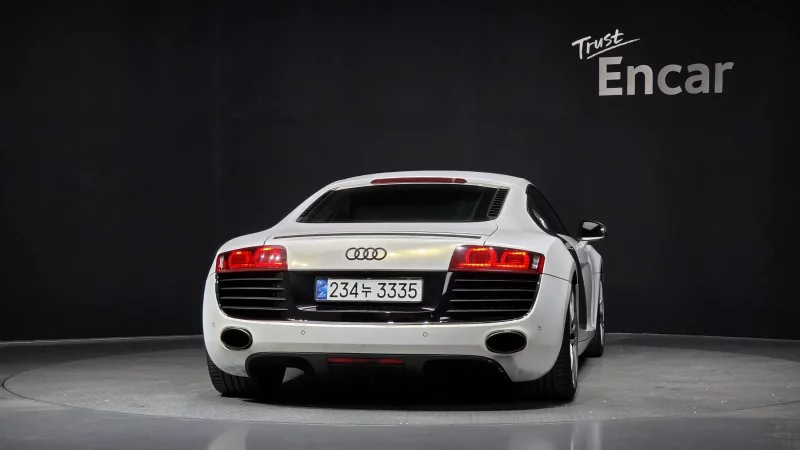 Audi R8